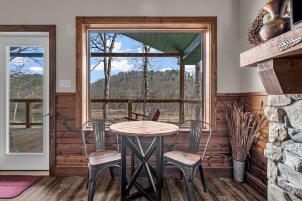 Birdsong Treehouse romantic cabin on the river