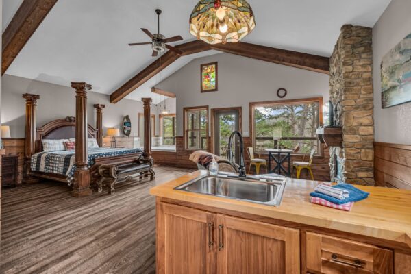 bungalow treehouse cabin for two in missouri