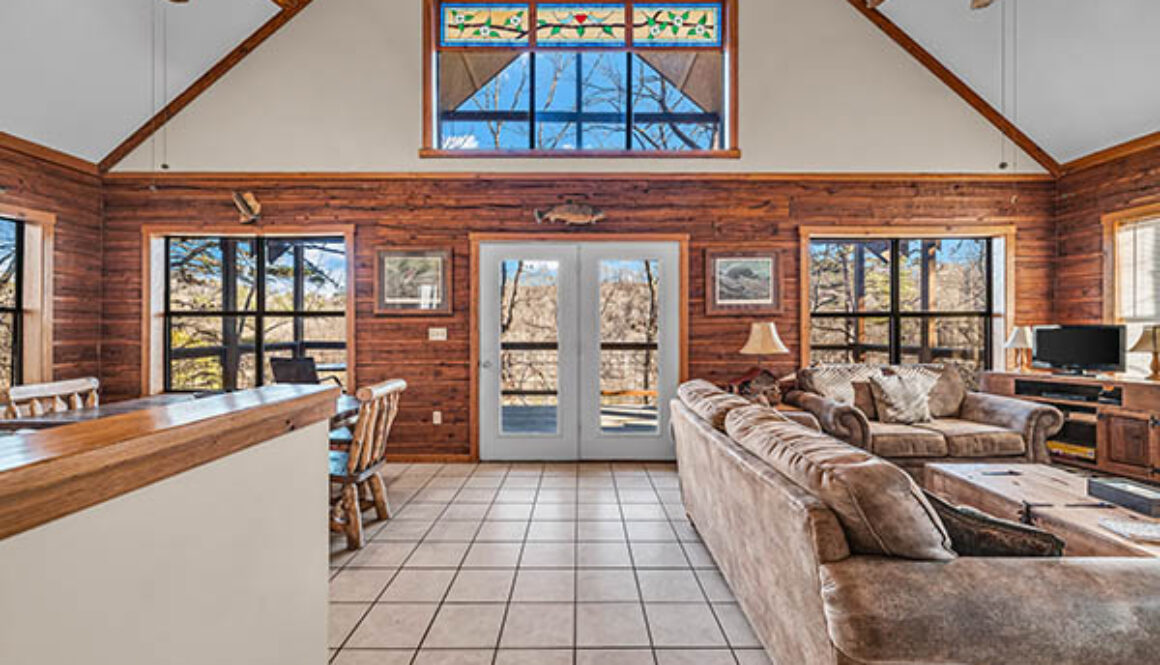 Missouri Mountain Log Lookout Family Cabin