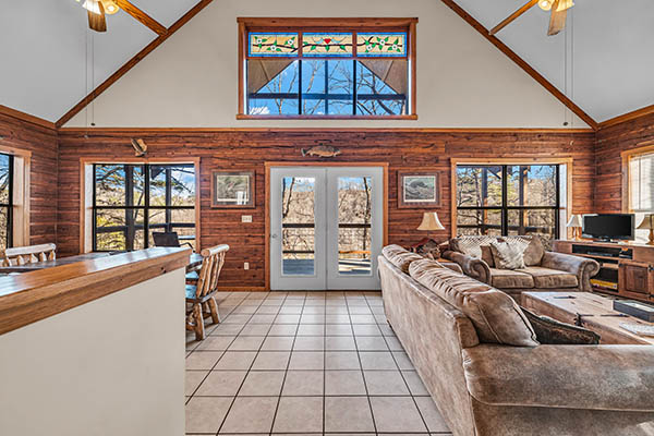 Missouri Mountain Log Lookout Family Cabin
